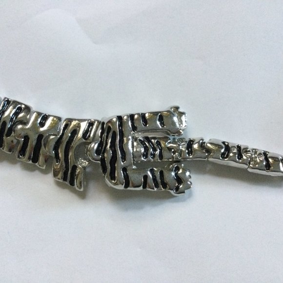 Tiger pin brooch silver tone metal green eyes black enamel long big - Picture 3 of 5